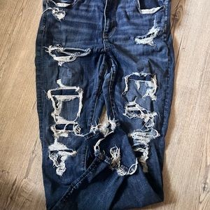 American eagle women’s torn jeans
